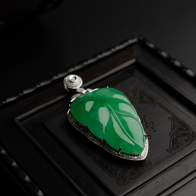18K金镶缅甸冰种黄阳绿翡翠吊坠-红掌柜