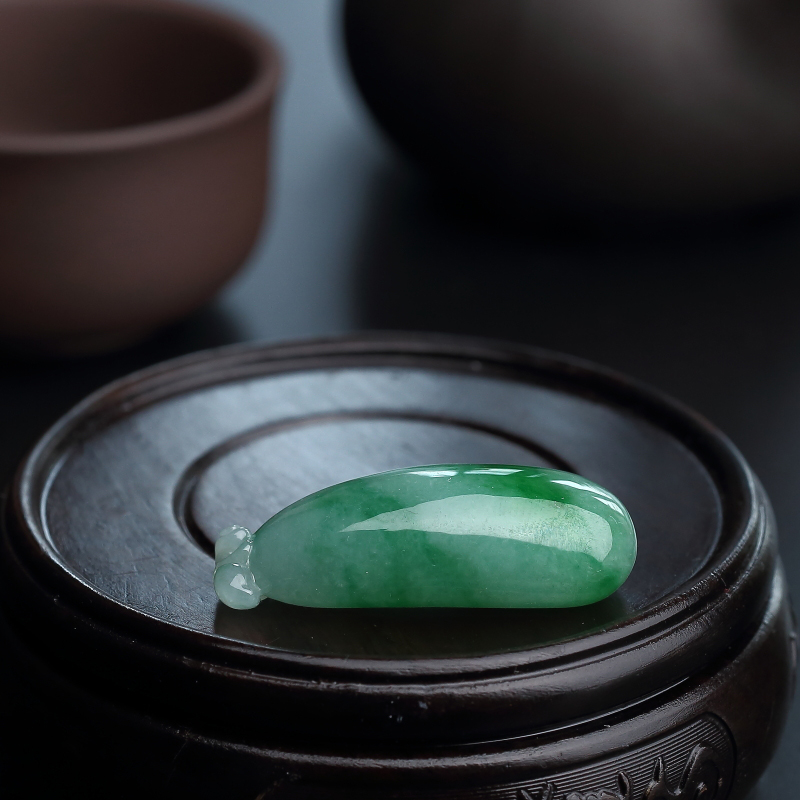 缅甸天然糯种飘绿翡翠吊坠-红掌柜