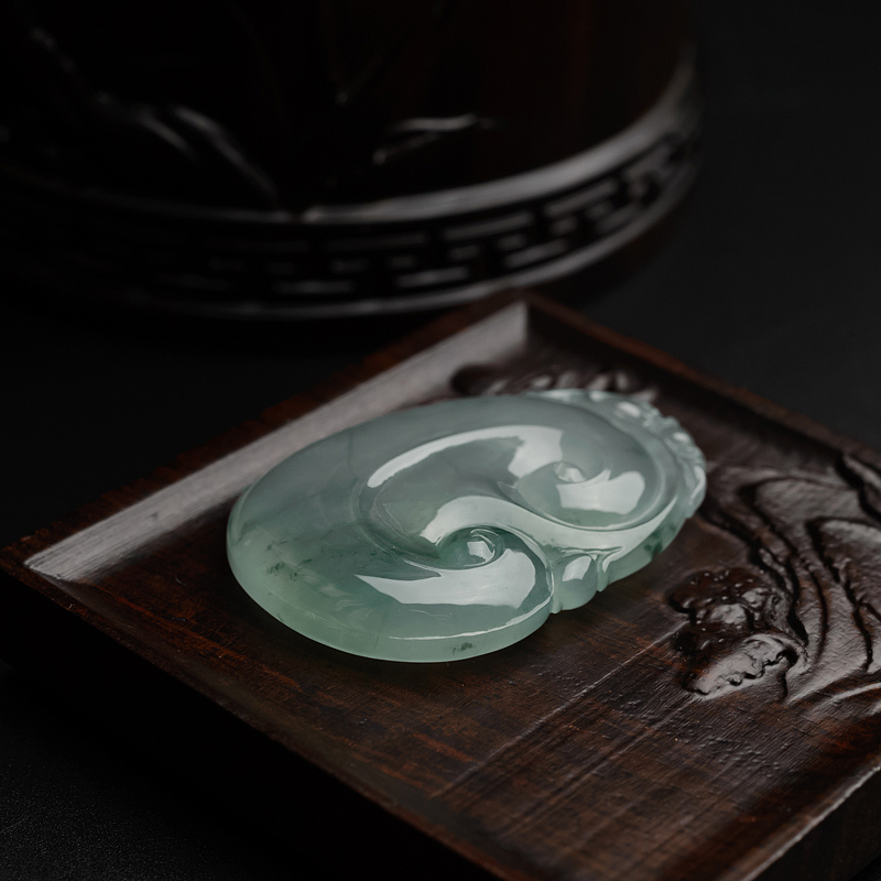 冰糯种飘花翡翠如意-红掌柜