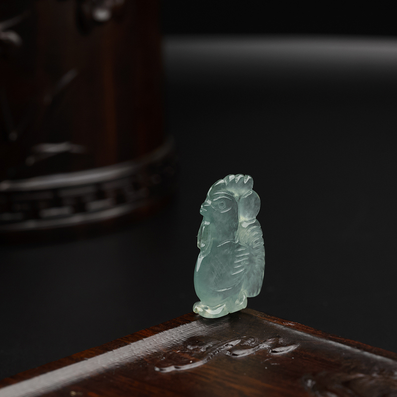 天然冰糯种淡绿翡翠鸡吊坠 - 红掌柜