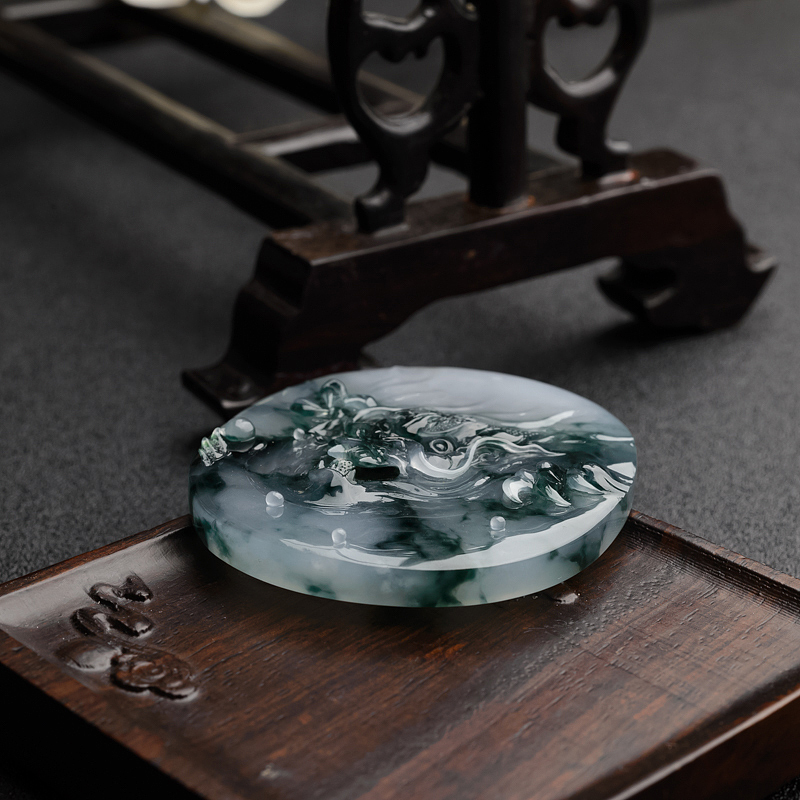 缅甸天然糯种翡翠龙牌吊坠-红掌柜