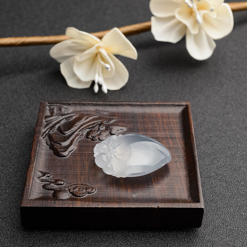 缅甸天然冰种翡翠吊坠-红掌柜