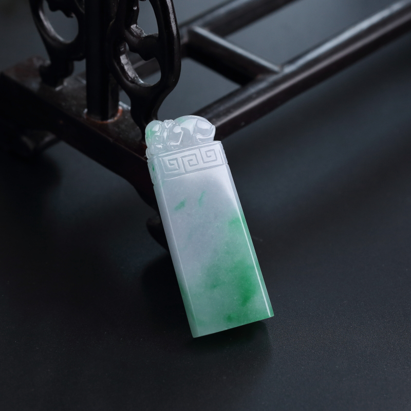 天然糯种飘绿翡翠貔貅福牌吊坠-红掌柜