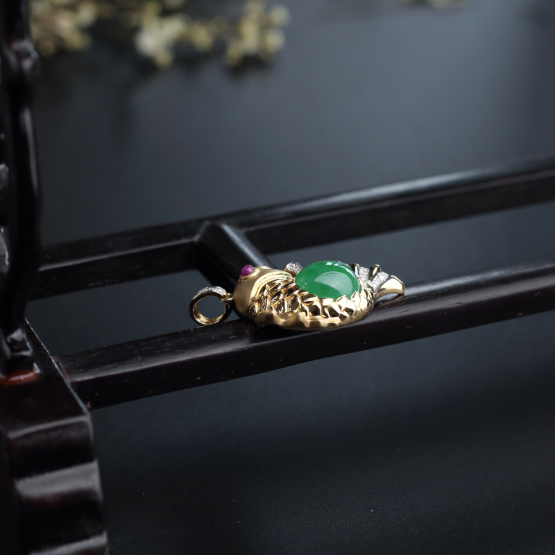 18k金镶缅甸天然糯种阳绿翡翠金鱼吊坠-红掌柜