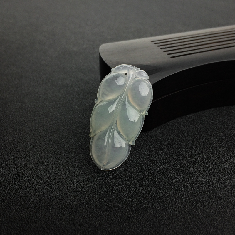 缅甸冰糯种翡翠叶子吊坠-红掌柜