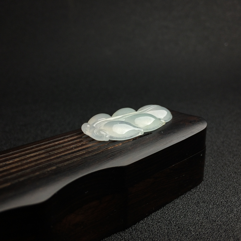 缅甸天然冰糯种翡翠吊坠-红掌柜