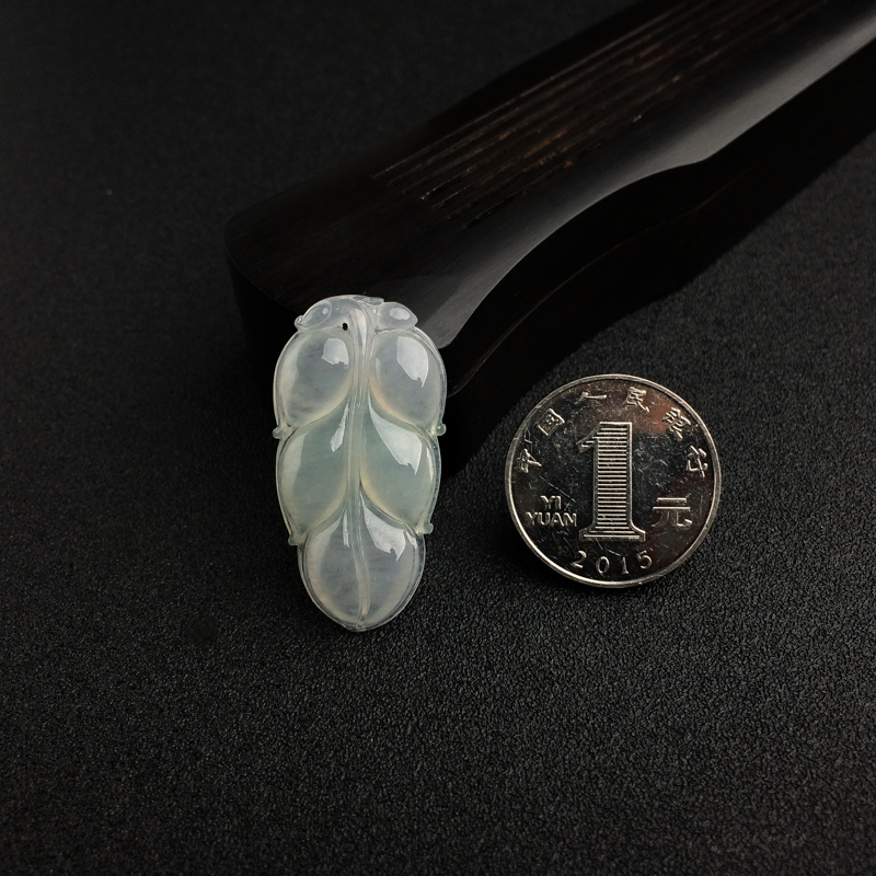 冰糯种翡翠吊坠-红掌柜