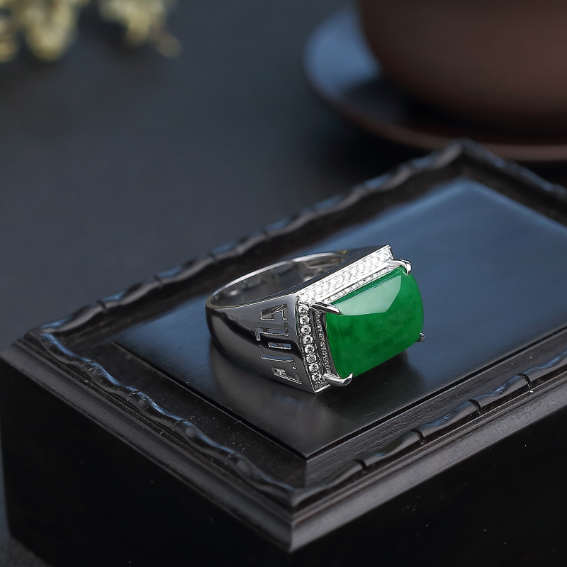 金镶钻糯种阳绿翡翠戒指-红掌柜