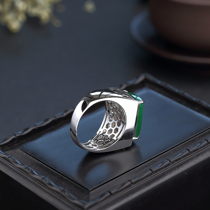 18K金镶钻阳绿翡翠戒指-红掌柜