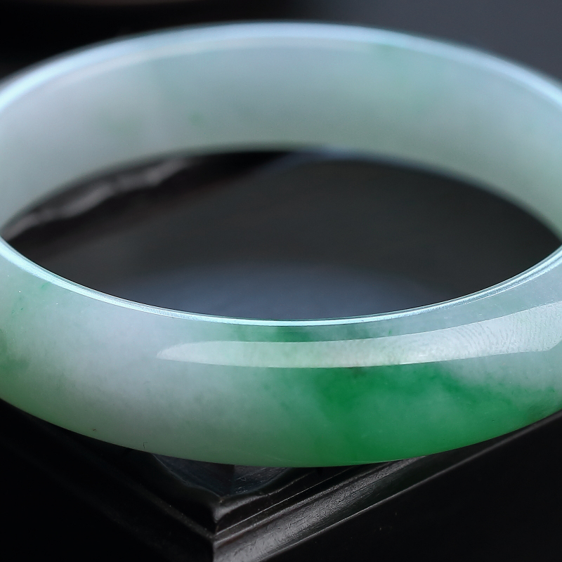 飘绿翡翠手镯-红掌柜