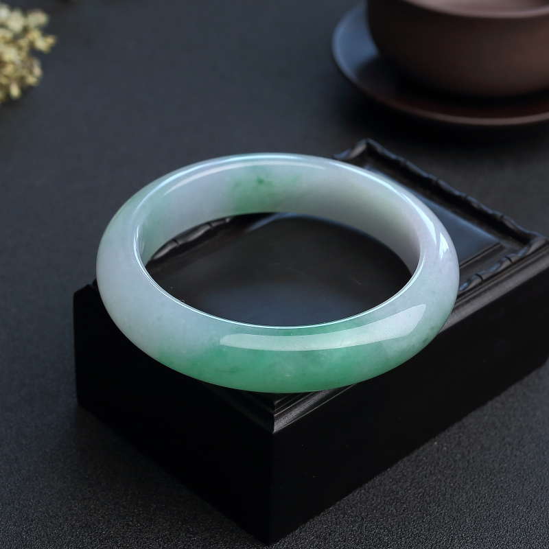 春带彩翡翠手镯-红掌柜