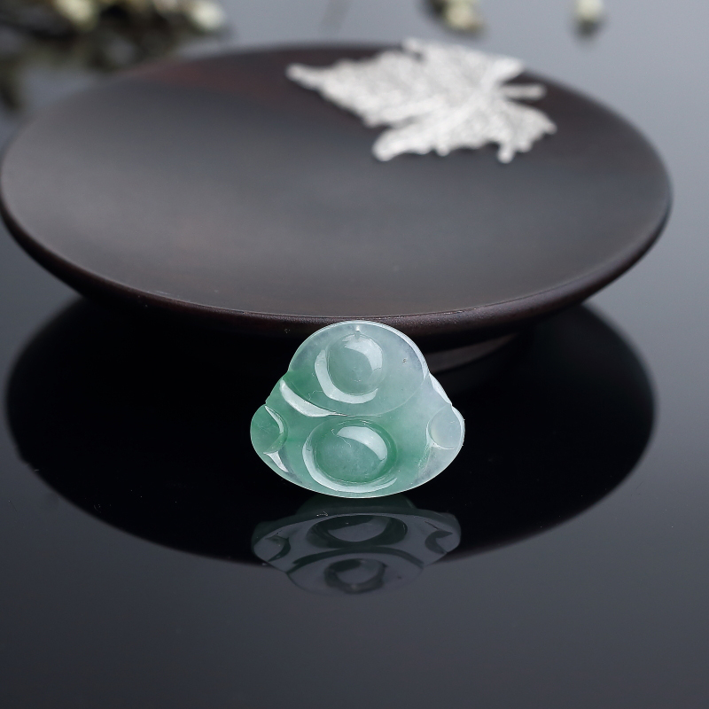 糯种飘绿翡翠吊坠 - 红掌柜