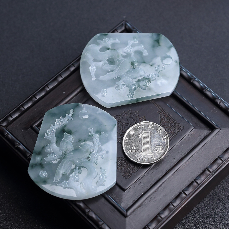 糯种翡翠喜上眉俏吊坠-红掌柜