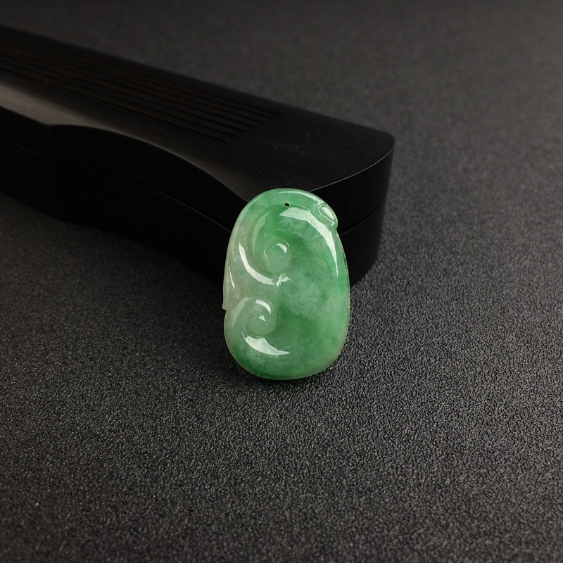 缅甸天然糯种飘绿翡翠如意吊坠-红掌柜