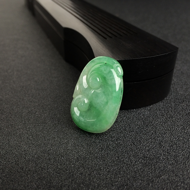 缅甸糯种飘绿翡翠如意吊坠-红掌柜