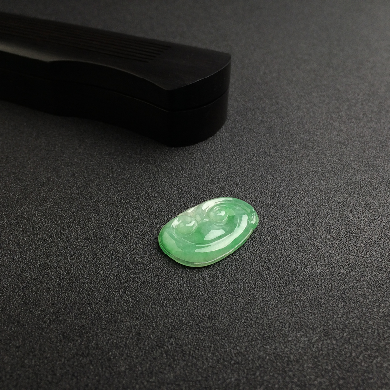 缅甸天然糯种飘绿翡翠吊坠-红掌柜