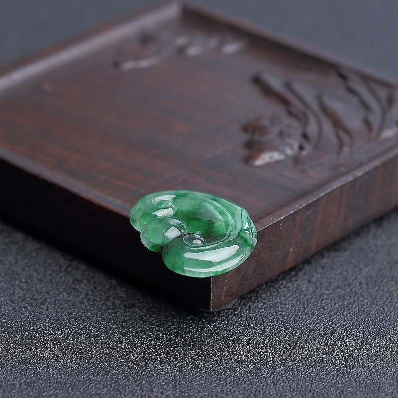 缅甸天然糯冰种翡翠如意吊坠-红掌柜