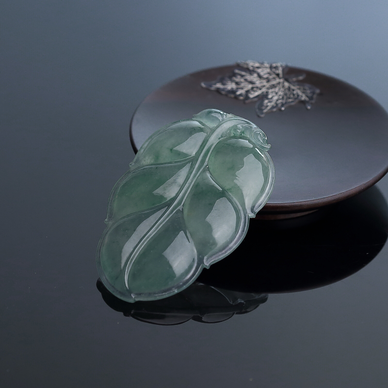 糯冰种浅绿翡翠金枝玉叶吊坠-红掌柜