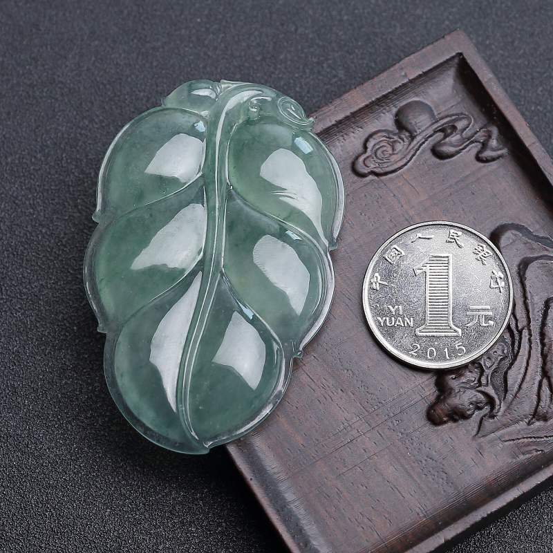 翡翠金枝玉叶吊坠-红掌柜