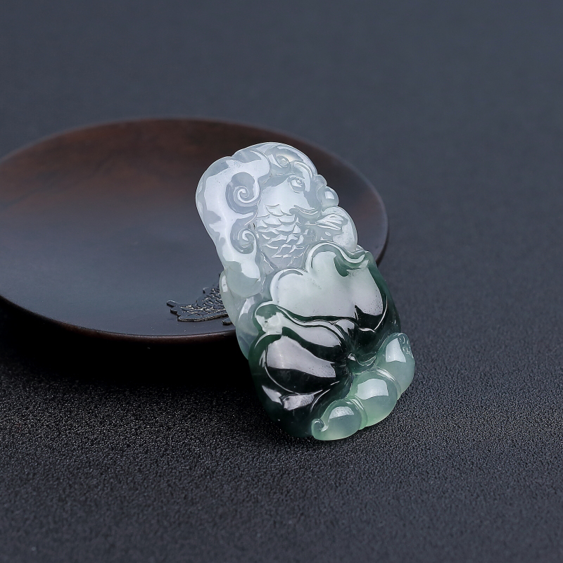 糯种飘花翡翠连年有余吊坠 - 红掌柜