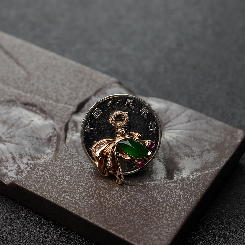 翠色翡翠金鱼吊坠-红掌柜