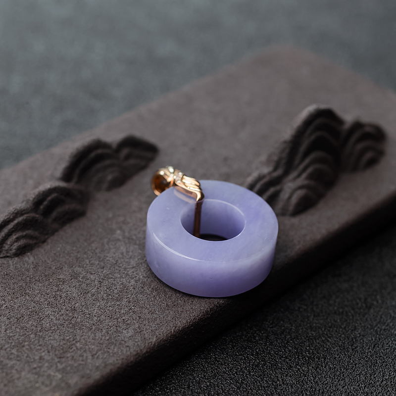 18K金镶钻糯种翡翠路路通吊坠-红掌柜