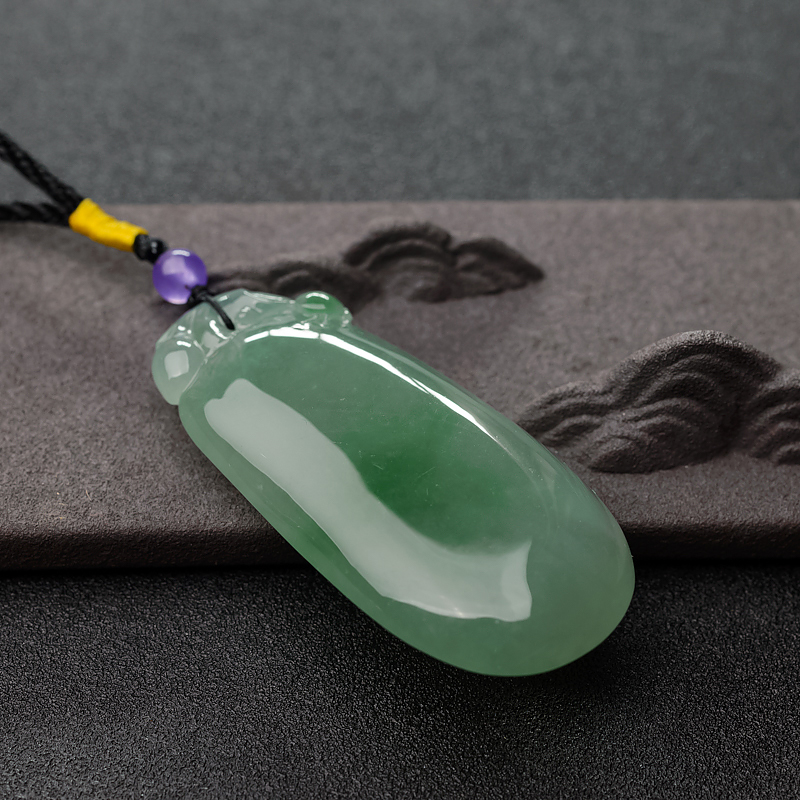 糯种翠色翡翠吊坠-红掌柜