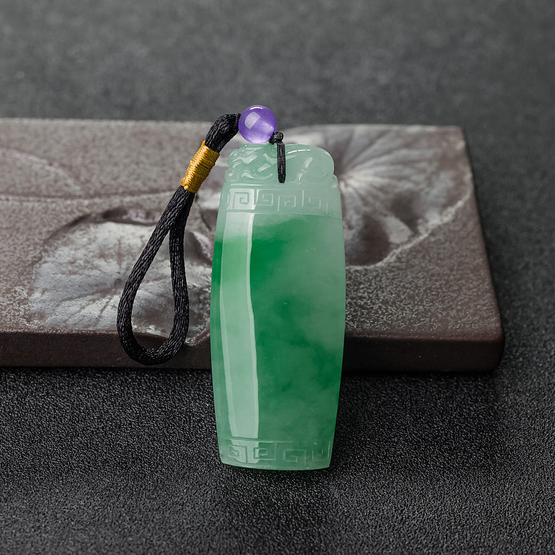 糯种飘翠翡翠貔貅牌吊坠-红掌柜