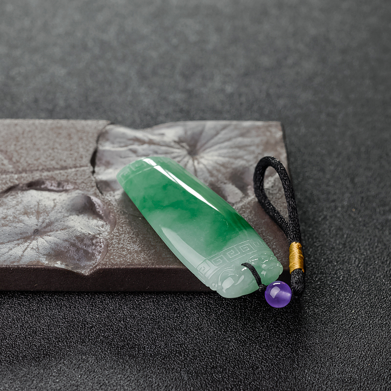 糯种飘翠翡翠吊坠-红掌柜