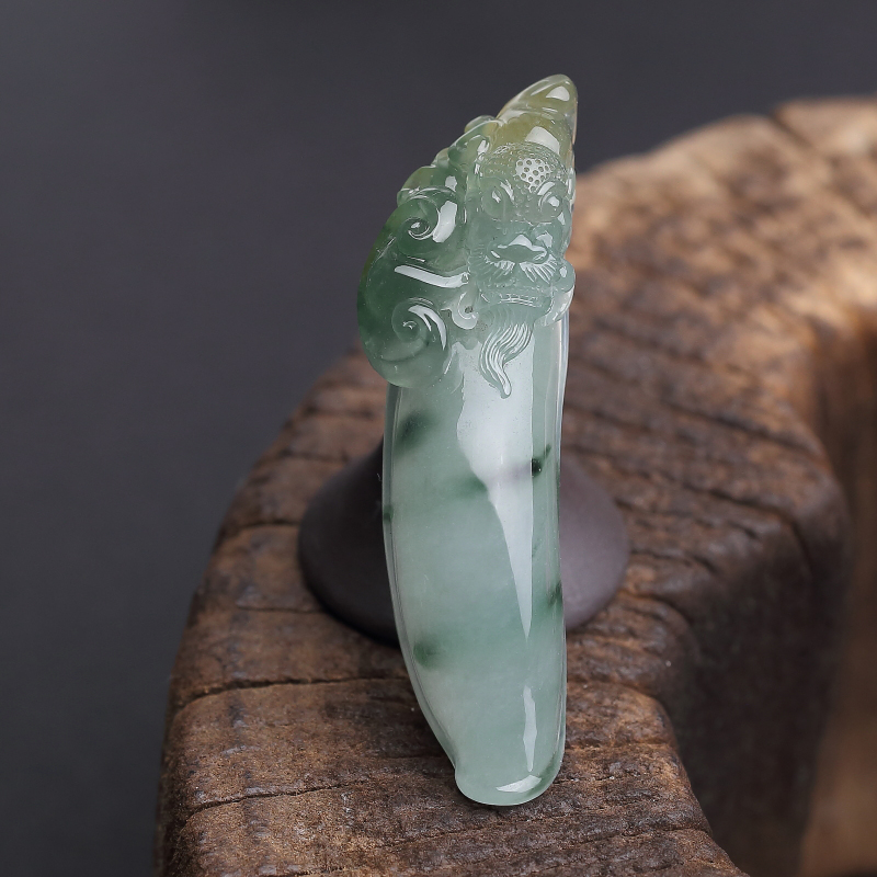 天然缅甸糯种俏色翡翠龙吊坠-红掌柜