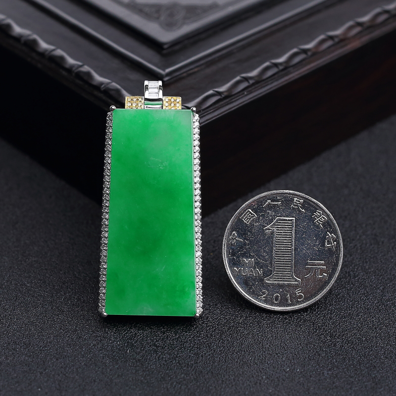 18K金镶钻糯种阳绿翡翠无事牌吊坠-红掌柜