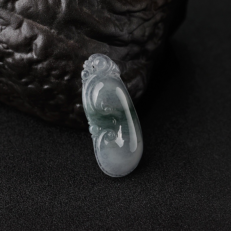 糯冰种翡翠如意吊坠-红掌柜
