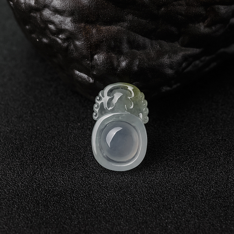 翡翠狮子吊坠-红掌柜