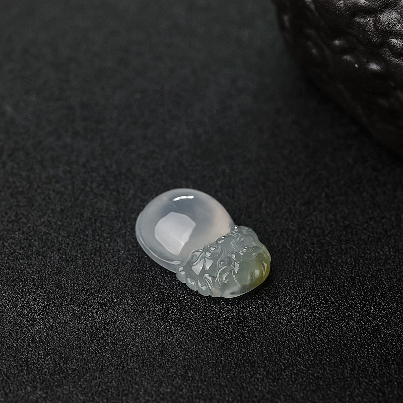 冰种晴水翡翠吊坠-红掌柜