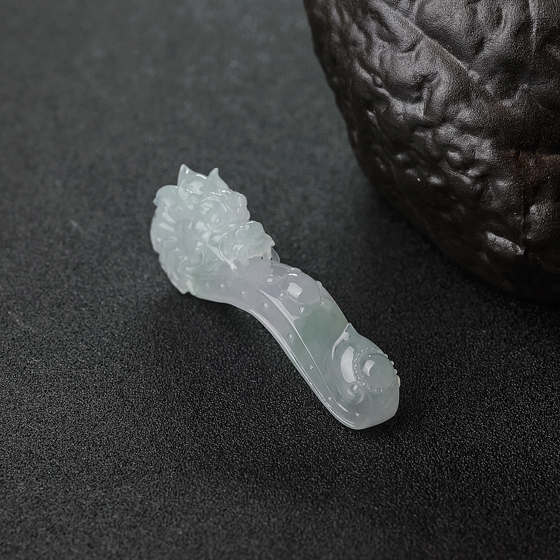 糯冰种翡翠龙钩-红掌柜