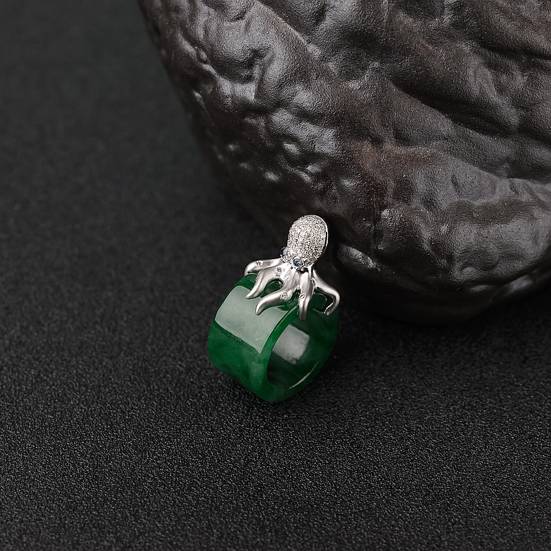 金镶钻糯种翠色翡翠路路通吊坠-红掌柜