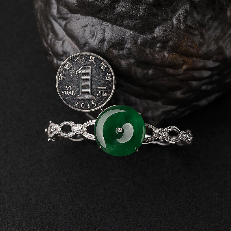 糯冰种翡翠手镯-红掌柜