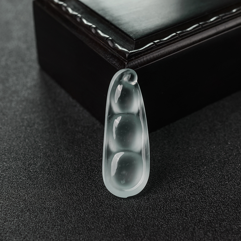 翡翠福豆吊坠-红掌柜