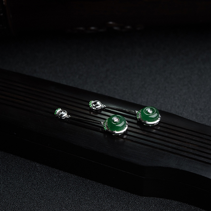 天然糯种翠色翡翠耳坠-红掌柜