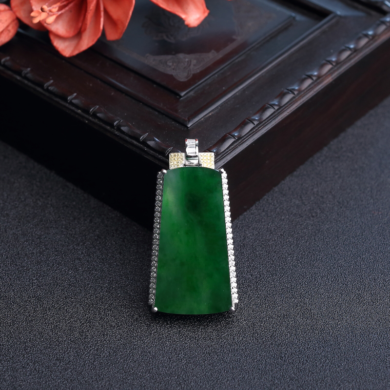 缅甸天然18K镶钻糯种浓绿翡翠无事牌吊坠 - 红掌柜