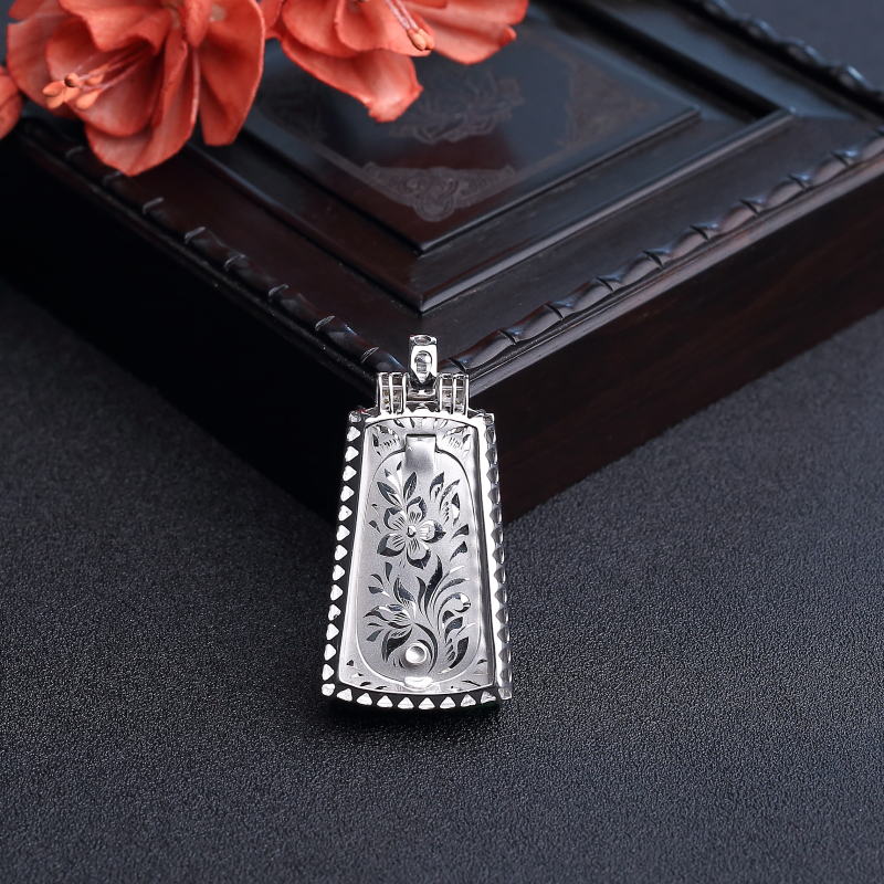 糯种浓绿翡翠无事牌吊坠 - 红掌柜