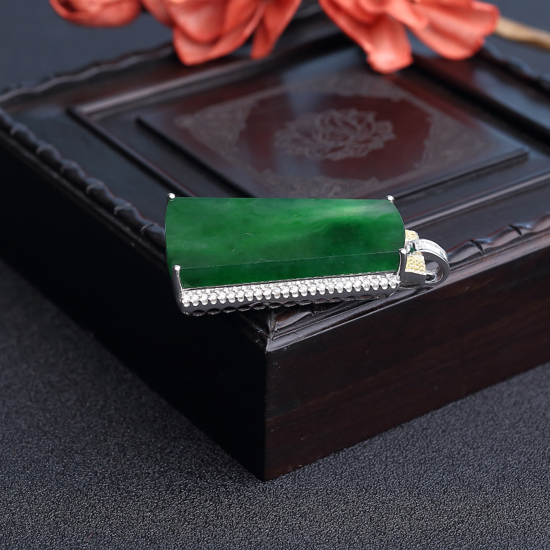 缅甸天然18K镶钻糯种浓绿翡翠吊坠 - 红掌柜