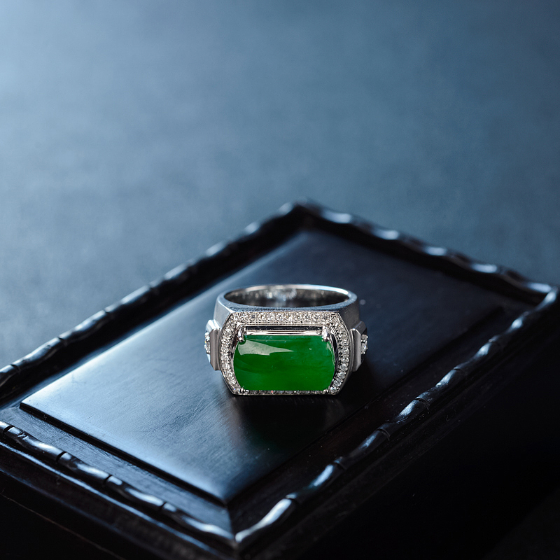 18K金镶糯冰种阳绿翡翠戒指-红掌柜