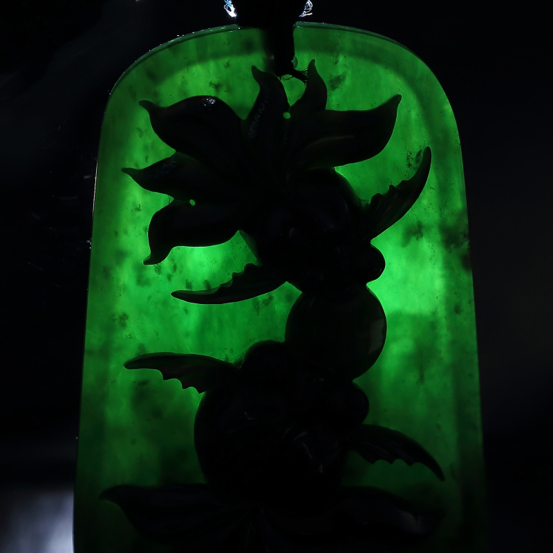 糯冰种墨翠连年有余吊坠-红掌柜