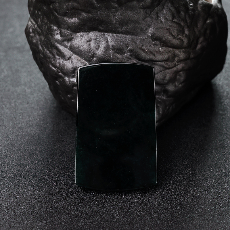 糯冰种墨翠关公-红掌柜