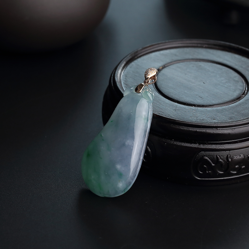 18K金镶糯种春带彩翡翠福瓜吊坠-红掌柜