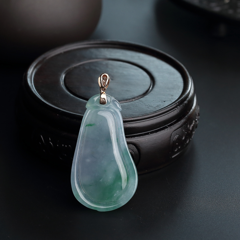 18K金镶缅甸春带彩翡翠福瓜吊坠-红掌柜