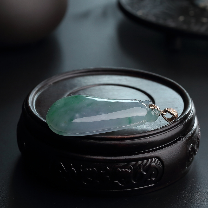 18K金镶缅甸糯种翡翠福瓜吊坠-红掌柜