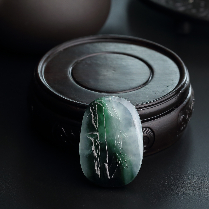 缅甸天然飘浓绿翡翠美女吊坠-红掌柜