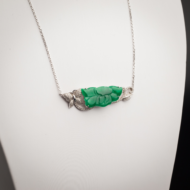 糯种阳绿翡翠吊坠-红掌柜